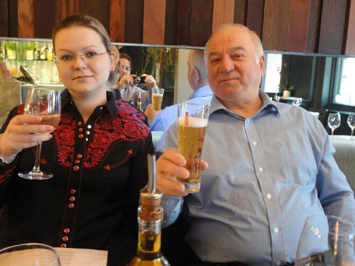 La muerte de la ciudadana británica se produjo tras el intento de asesinato en marzo de 2018 del ex espía ruso Sergei Skripal y su hija Yulia, envenenados con Novichock en Salisbury. Ambos consiguieron recuperarse.
