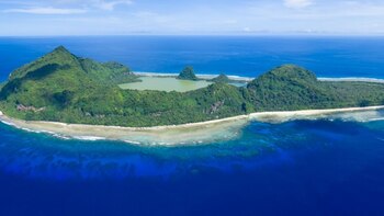 El paraíso perdido en medio