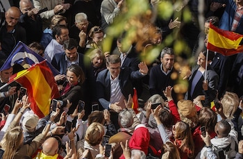 Cuca Gamarra, Alberto Núñez Feijóo y Carlos Mazón durante un acto del PP contra la amnistía en Valencia.