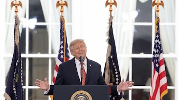 Trump carga contra Amodei (Anthropic) y tilda las peticiones para frenar la IA de "conspiración"