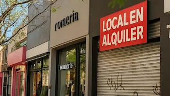 “Hay días que los locales no abren caja”: preocupación entre los comerciantes de Flores por la caída del consumo