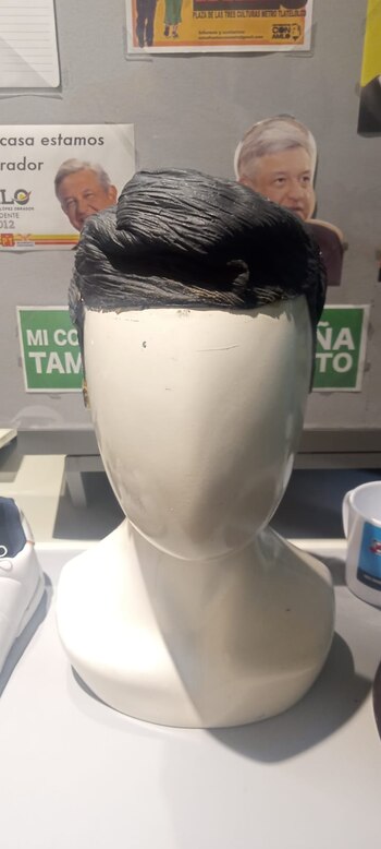 La peluca para promocionar a