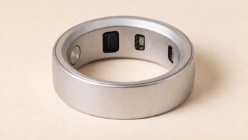 Un anillo de USD 99 promete manejar varios asistentes de IA con solo apretar un botón
