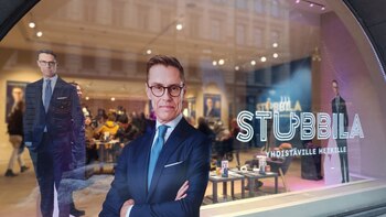 Alenxander Stubb habla con Trump