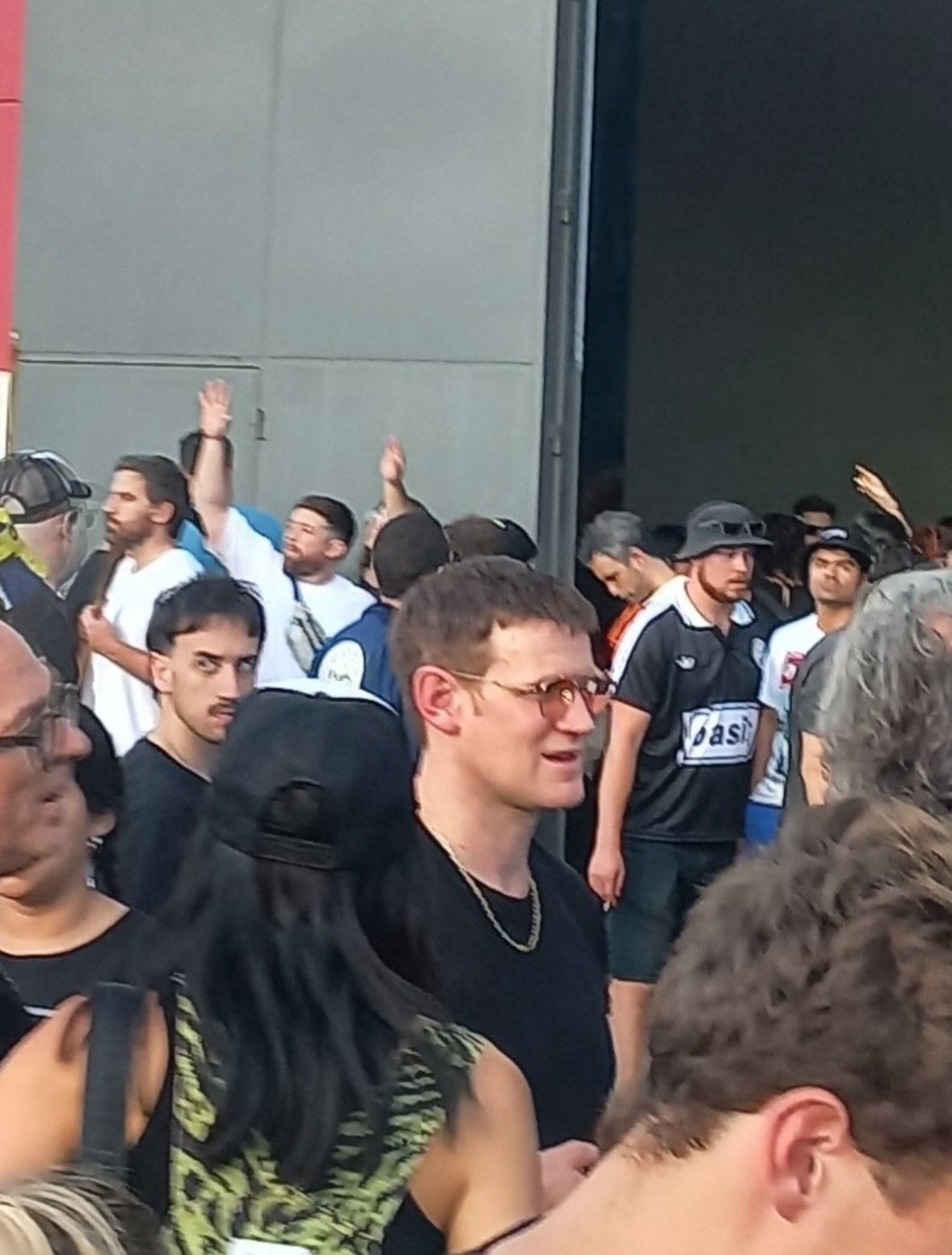 Matt Smith, actor de The Crown y House of the Dragon, fue visto en la previa al show de Oasis en Buenos Aires