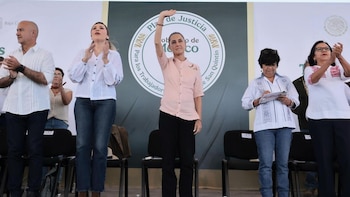 Sheinbaum inicia entrega de programa del Plan de Justicia para jornaleros agrícolas en Baja California. (Foto: Presidencia)