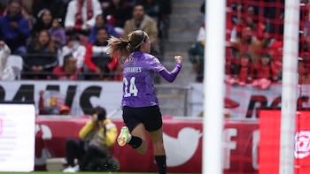 Alicia Cervantes renueva contrato con