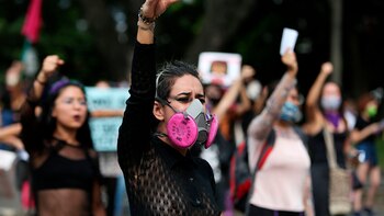 Por acoso sexual contra sus