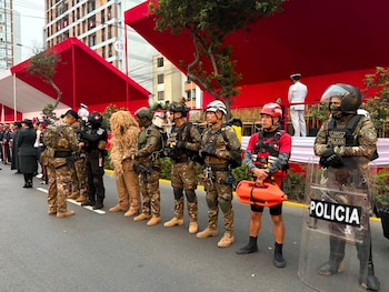 Diversos escuadrones se alistan para el inicio del Desfile y Parada Militar 2026 en la av. Brasil. Infobae Perú