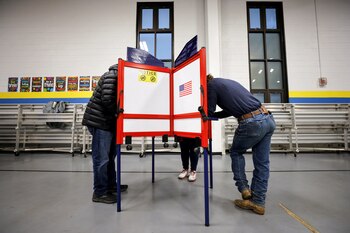 Un momento de la votación en Asheville, Carolina del Norte (REUTERS/Jonathan Drake)
