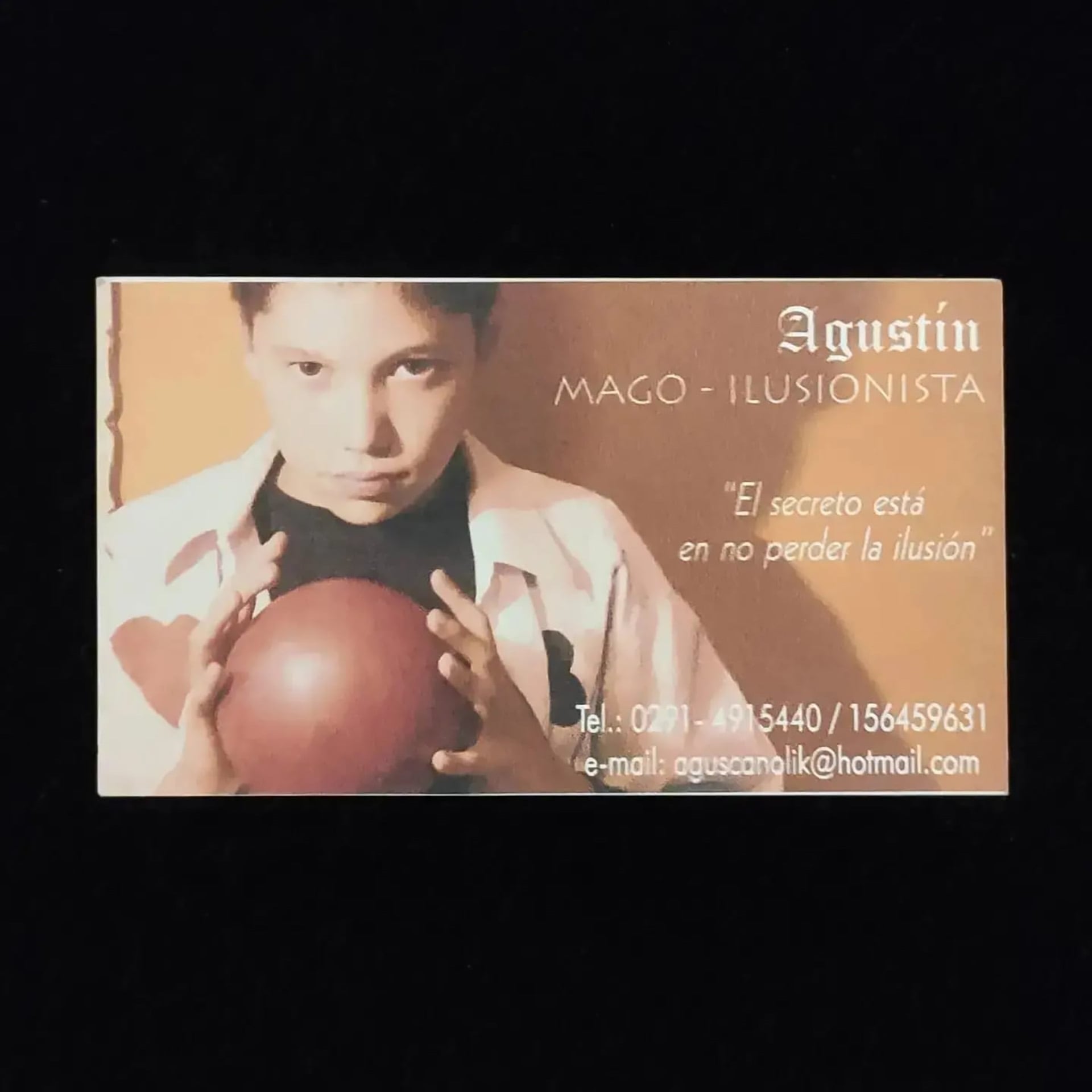 Una de las primeras publicidades gráficas de Agustín Canolik como mago