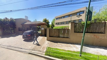 Entradera en San Isidro: irrumpieron en un barrio privado, golpearon a un reconocido abogado y huyeron con dinero y joyas