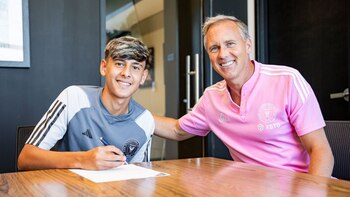 La firma de Santiago Morales