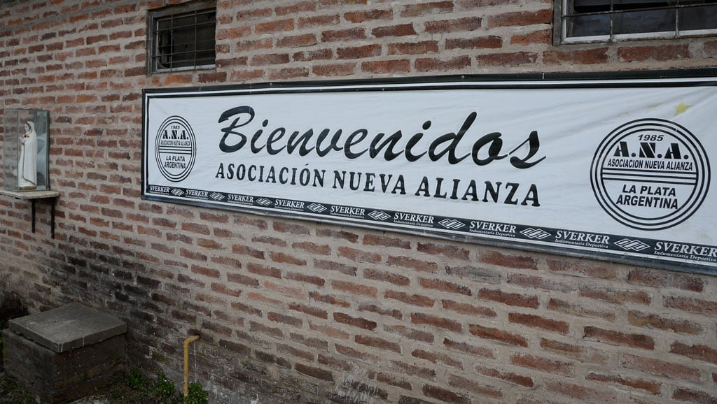 El Ministerio de Seguridad Nacional prohibió por 24 meses el ingreso de Claudia Noemí Romero a canchas y eventos deportivos de la Argentina tras una denuncia por agresión y amenazas