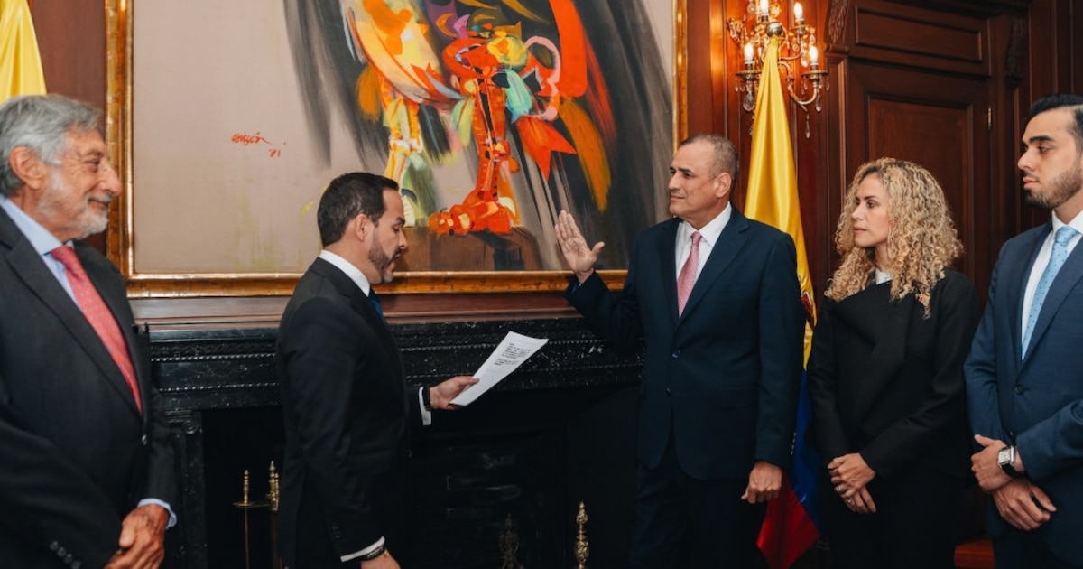 Photo: infobae.com Colombian President Abelardo De La Espriella Requests Resignation of Colpensiones Director Carlos Rene Montoya