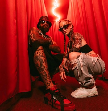 Cartel de Santa y La