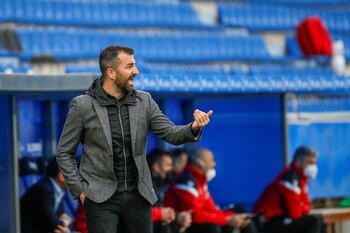 El entrenador del Granada, Diego
