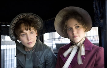 Hattie Morahan (izquierda) y Charity