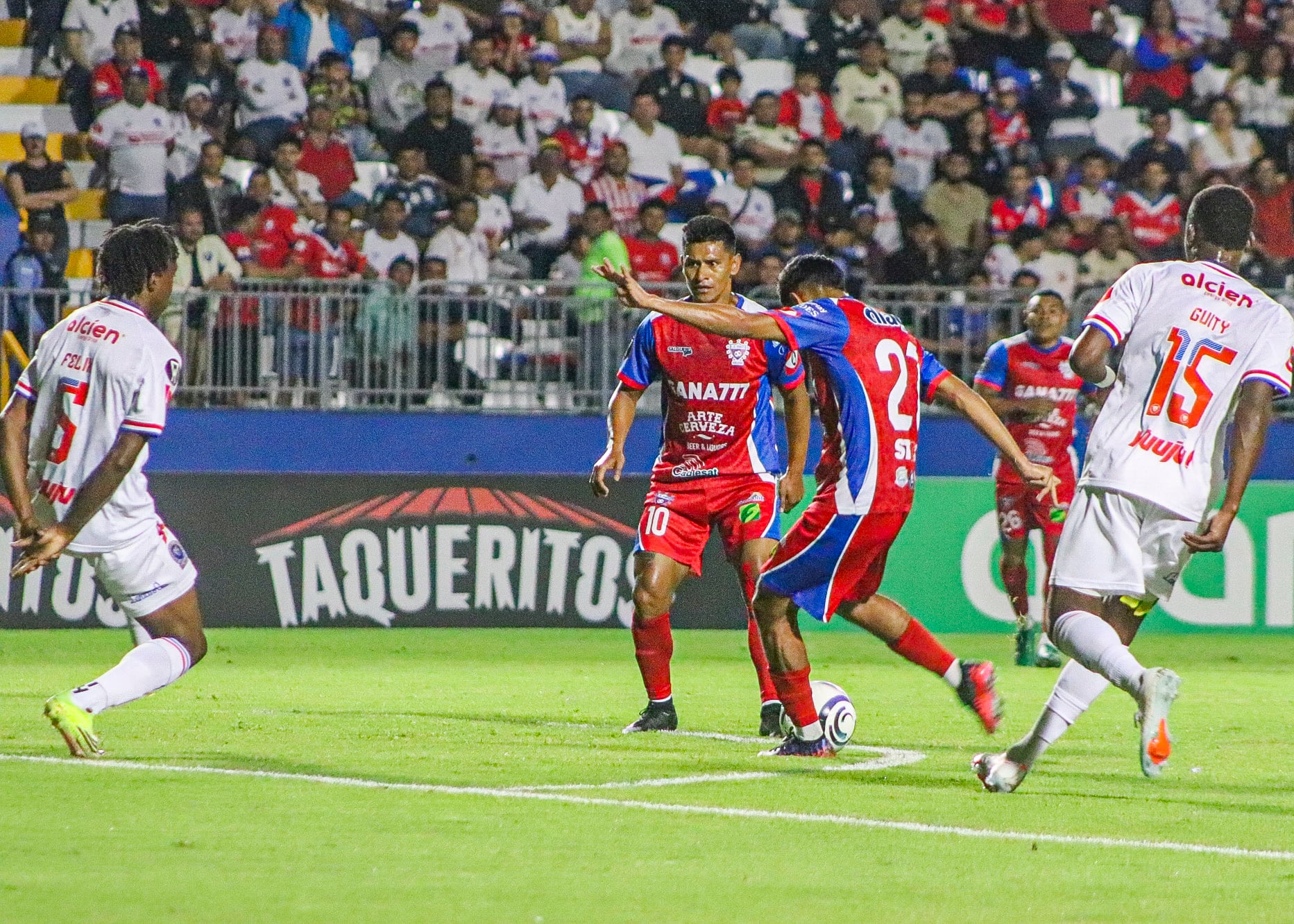 irpo volvió a tropezar ante Olimpia con un categórico 3-0, sentenciando una eliminación sin objeciones en la Copa Centroamericana y dejando la clasificación a la Concachampions a expensas de una dura serie de
