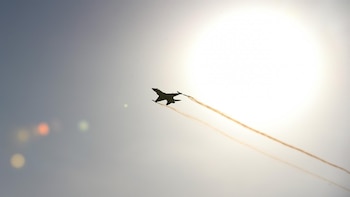 Turquía despliega a sus F-16