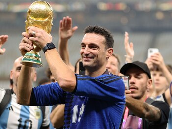 Lionel Scaloni celebrando con la