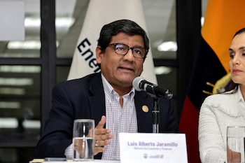 La decisión de Quito de retirar el recargo a las importaciones del país vecino busca que Bogotá derogue los gravámenes que pesan sobre los bienes ecuatorianos, según declaraciones difundidas por Blu Radio - crédito Karen Toro / Reuters