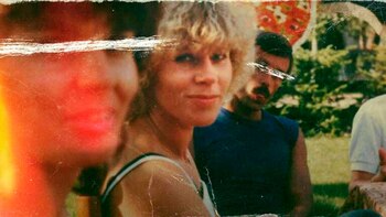 Un cadáver con aritos de