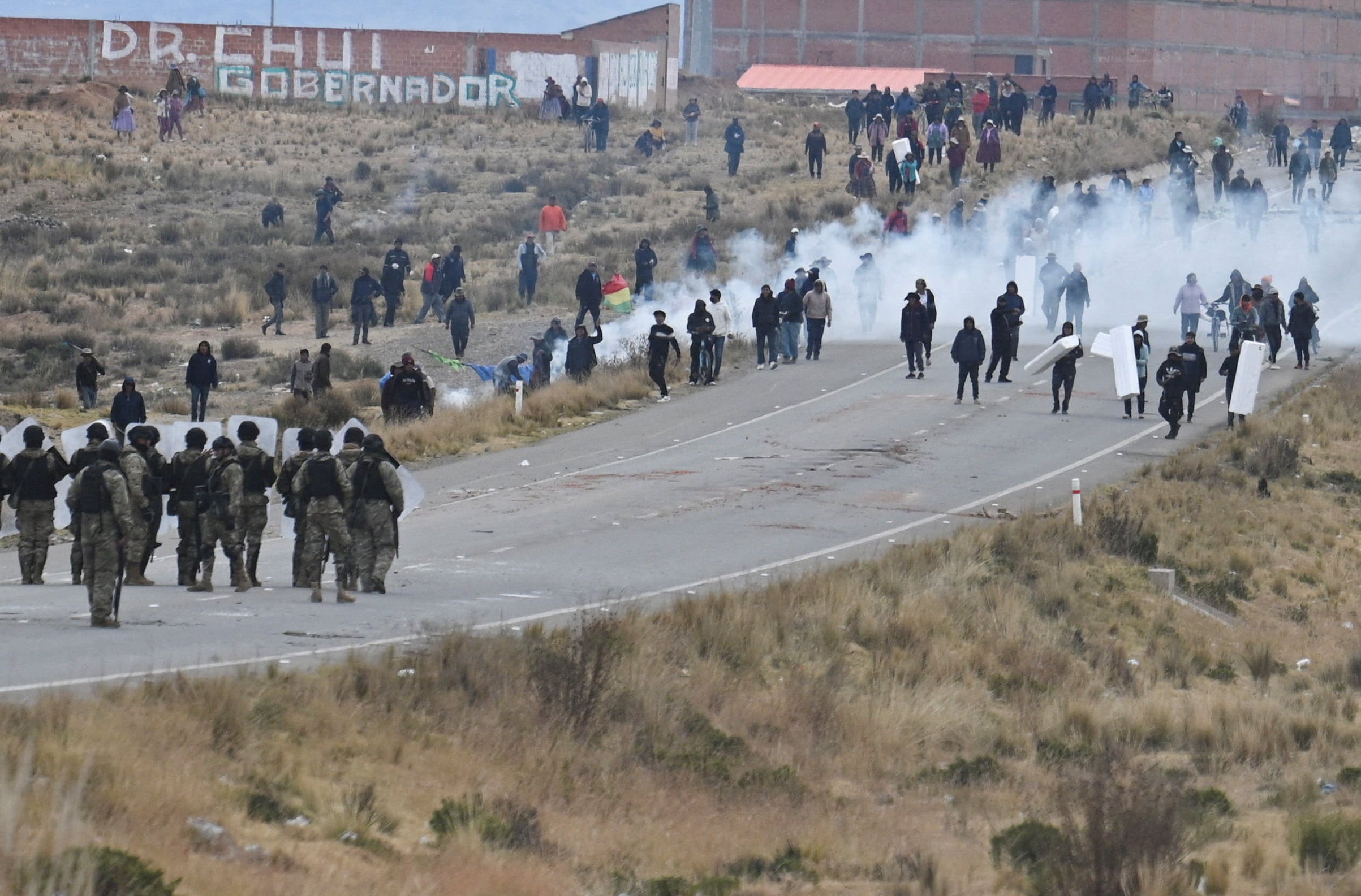 El Senado de Bolivia derogó la ley que regulaba el estado de excepción en  plena escalada de protestas y bloqueos - Infobae