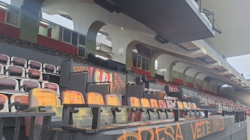 Vandalizan el Estadio de Vallecas y el Rayo carga contra la Comunidad de Madrid