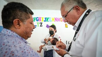 Tres niños murieron y 11