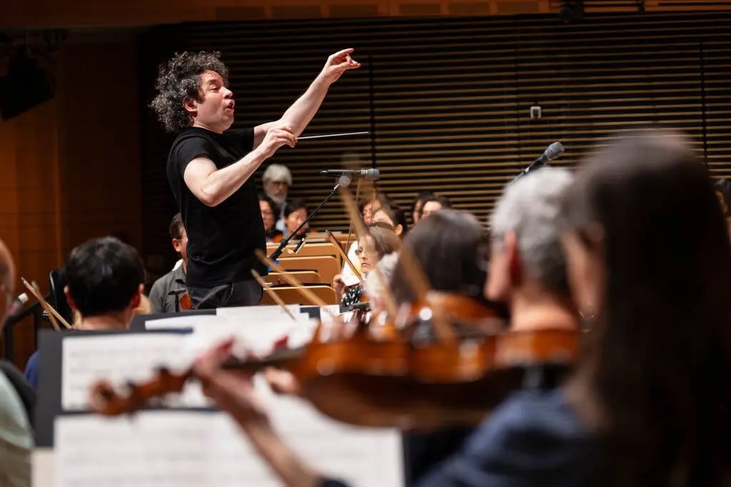 Ensayo con la orquesta, que ofrecerá 14 conciertos en tres salas durante las próximas tres semanas (James Estrin / The New York Times)