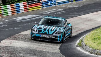 El Porsche Taycan había establecido