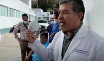 Médico Armando Rosales denuncia falta