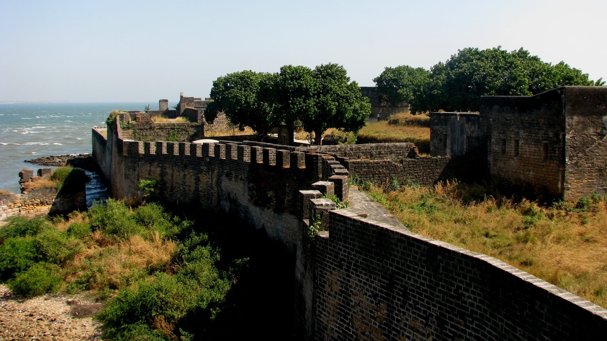 The Moti Daman Fort and the Church of Bom Jesus are part of the Portuguese legacy that still defines Daman's architecture (Wikimedia Commons)