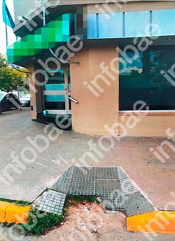Salió a cobrar la pensión, cayó en una rampa peatonal y el municipio intentó culparla: la Justicia ordenó indemnizarla