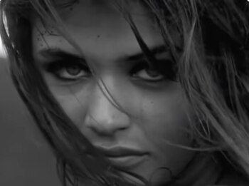 Helena Christensen fue la protagonista del videoclip 'Wicked Game'. Youtube/Chris Isaak