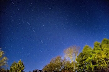 Los satélites iluminados por el