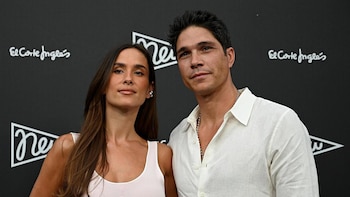 María Pombo, su momento 'tierra trágame' al coincidir en pleno photocall con Álvaro Morata y Alice Campello