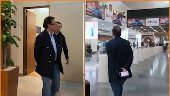 Expresidente Gustavo Petro aterrizó en México tras autorización del Congreso: hasta cuándo estará y cuál es su agenda