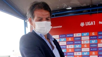 Navarro dirige actualmente al Club