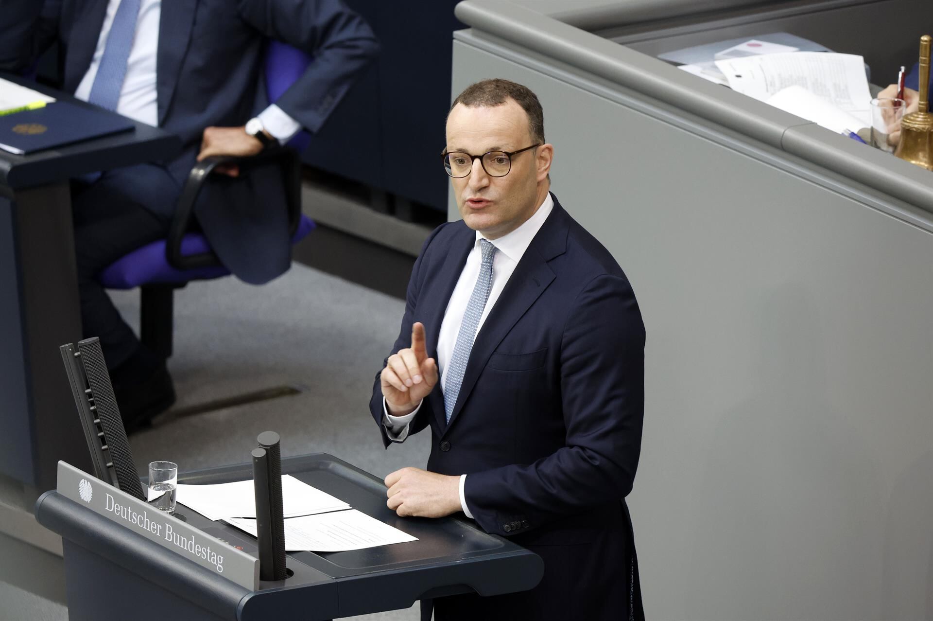 Los conservadores alemanes eligen a su nuevo líder en el Parlamento tras la salida de Jens Spahn