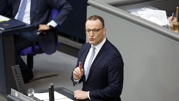 Los conservadores alemanes eligen a su nuevo líder en el Parlamento tras la salida de Jens Spahn