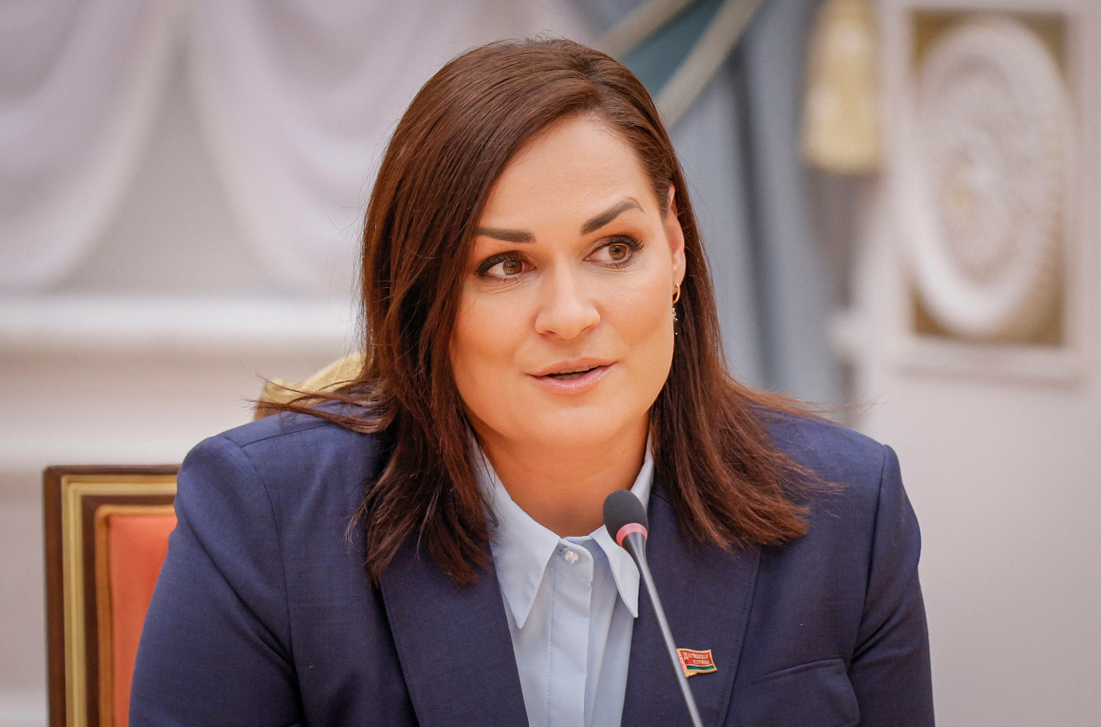 Natalya Eismont, portavoz del dictador bielorruso Alexander Lukashenko. REUTERS/Maxim Shemetov