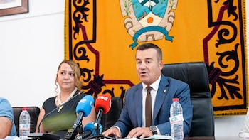 Carboneras pide "colaboración" y que la "solución final" del Algarrobico no le haga salir "aún más perjudicado"