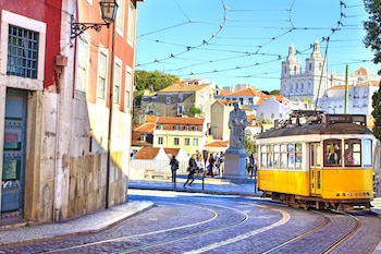 Tranvía 28, en Lisboa (Shutterstock).