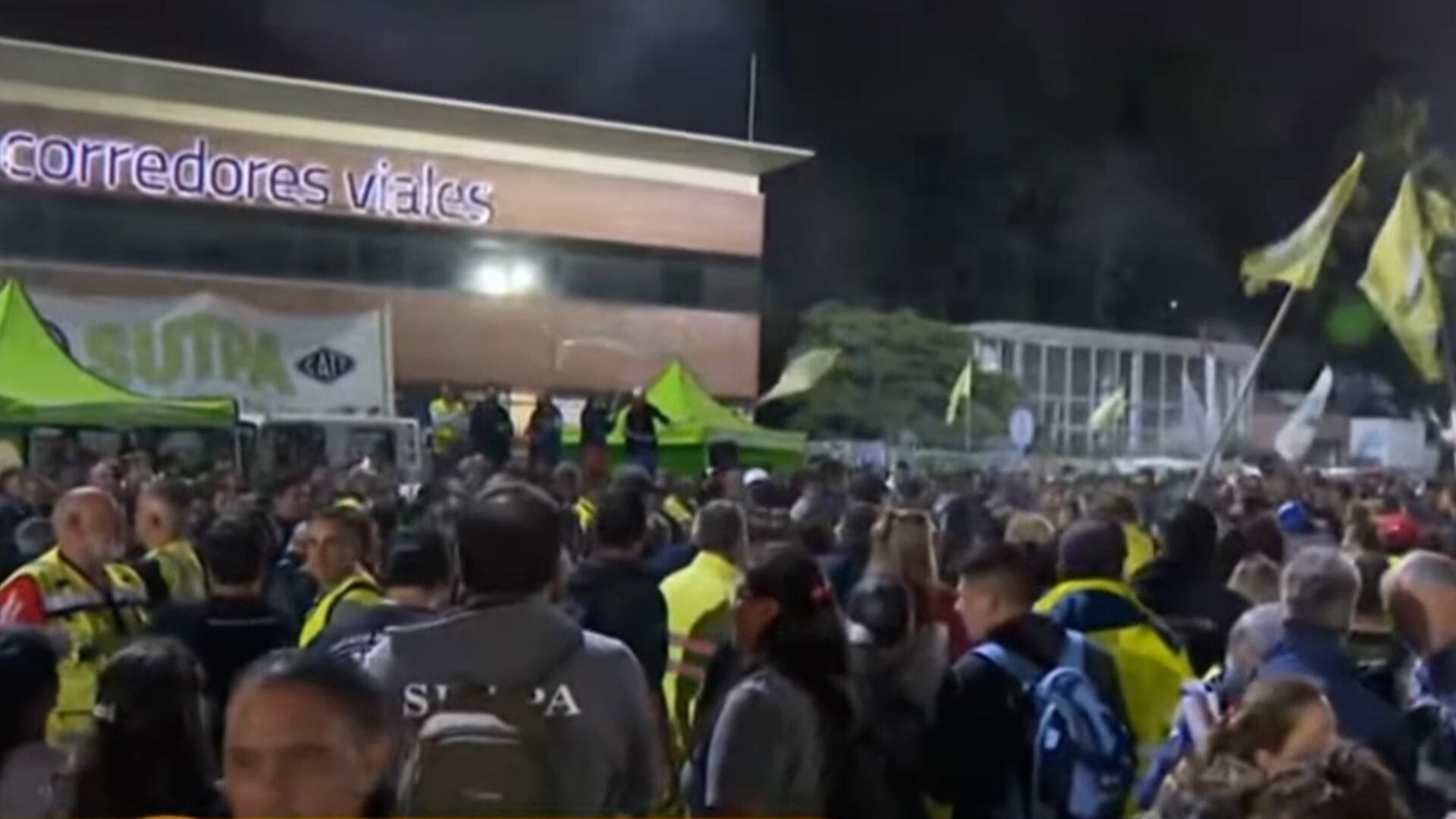 Protestas del Sindicato de Peajes en la autopista Ricchieri