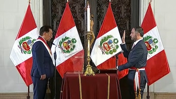 Perfil de Amadeo Flores, nuevo ministro de Defensa que reemplaza a Carlos Díaz tras crisis por compra de aviones F-16