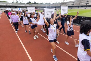 Docentes y estudiantes de la