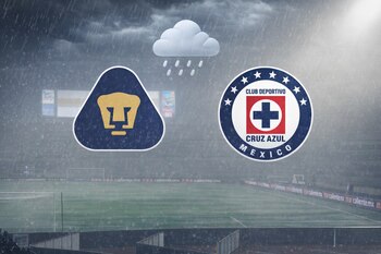 Imagen de los logos de Pumas y Cruz Azul sobre un estadio de fútbol bajo una fuerte lluvia, con un icono de nube y gotas de agua en el cielo.