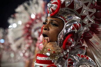 Una de las sambistas de